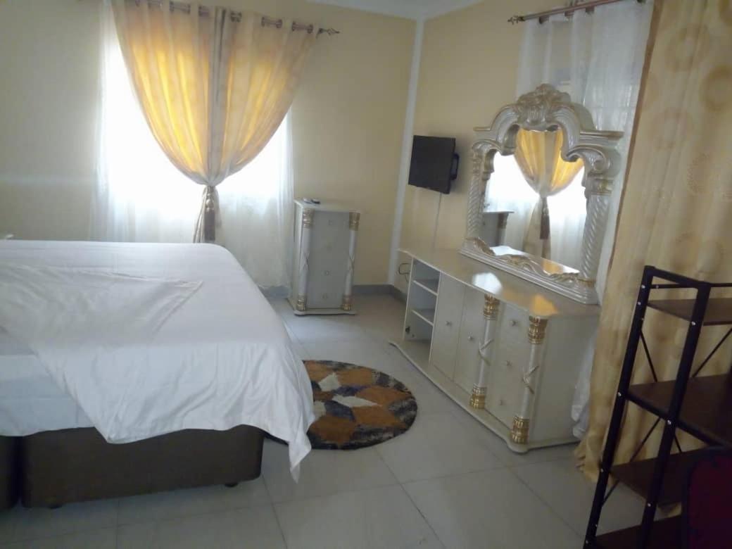 Colibri Inn Hotel Kolwezi Exterior photo