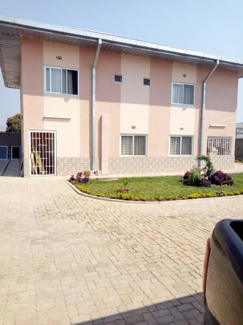 Colibri Inn Hotel Kolwezi Exterior photo
