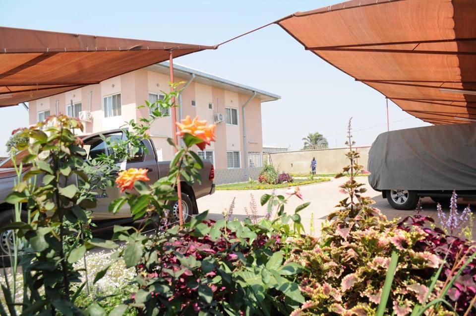 Colibri Inn Hotel Kolwezi Exterior photo
