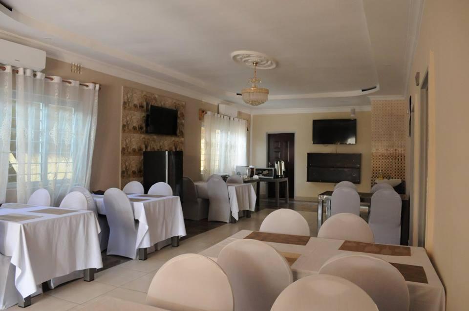 Colibri Inn Hotel Kolwezi Exterior photo