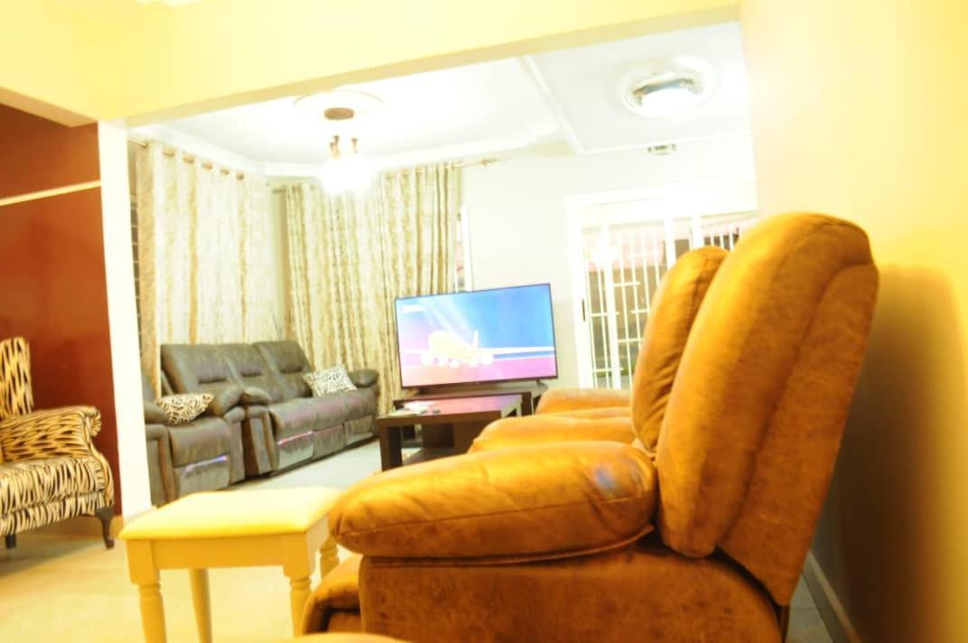 Colibri Inn Hotel Kolwezi Exterior photo