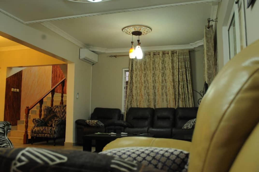 Colibri Inn Hotel Kolwezi Exterior photo
