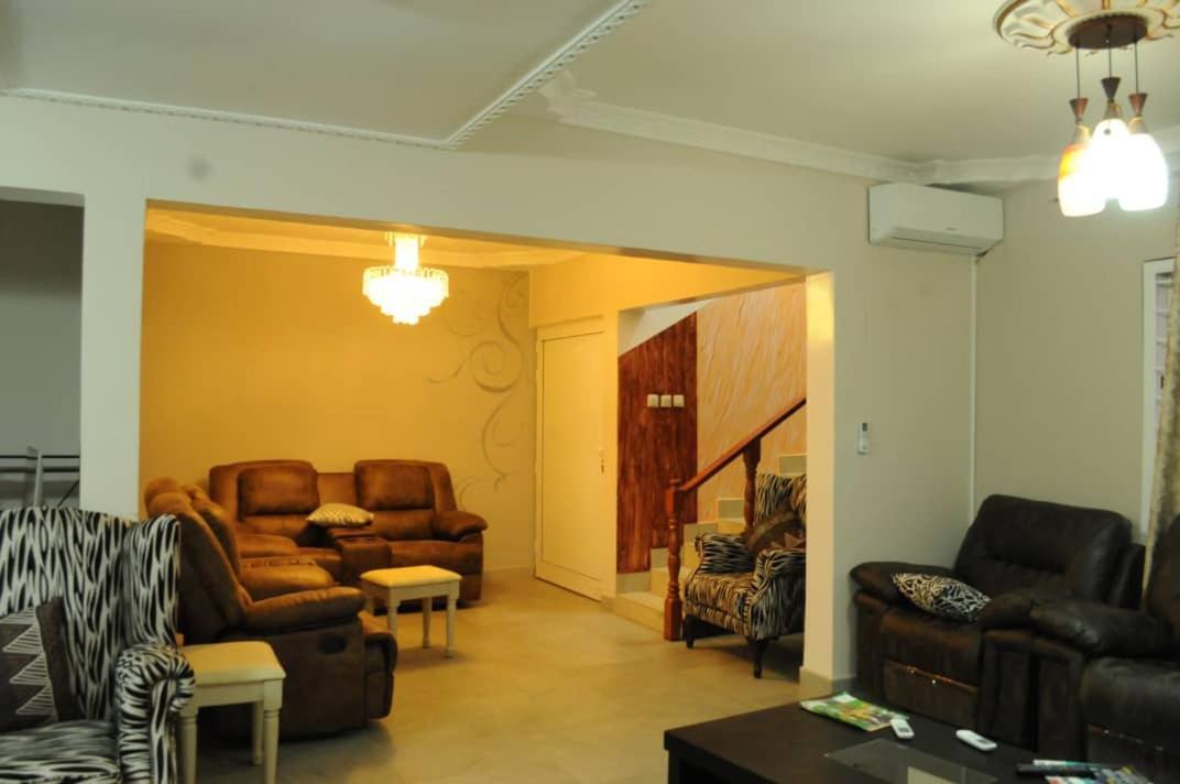 Colibri Inn Hotel Kolwezi Exterior photo