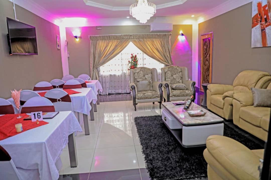 Colibri Inn Hotel Kolwezi Exterior photo